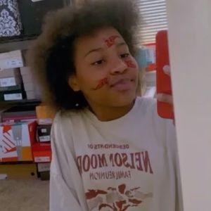 Meet your Posher, Theyluv_ap. 🤍😝